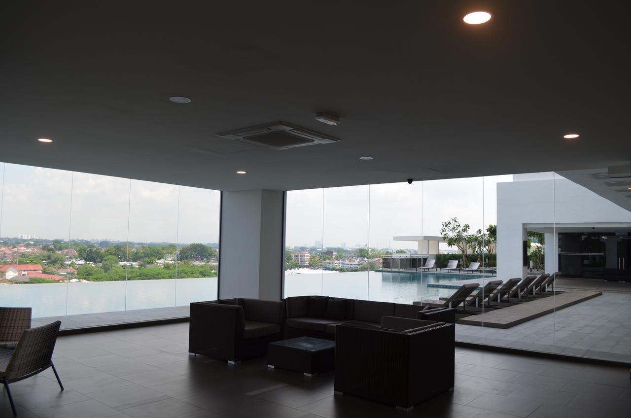 1 Tebrau Suites By Subhome Johor Bahru Exterior photo