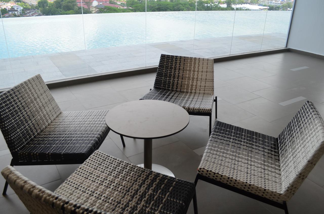 1 Tebrau Suites By Subhome Johor Bahru Exterior photo