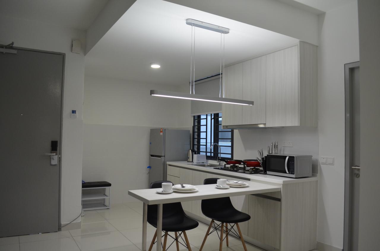 1 Tebrau Suites By Subhome Johor Bahru Exterior photo