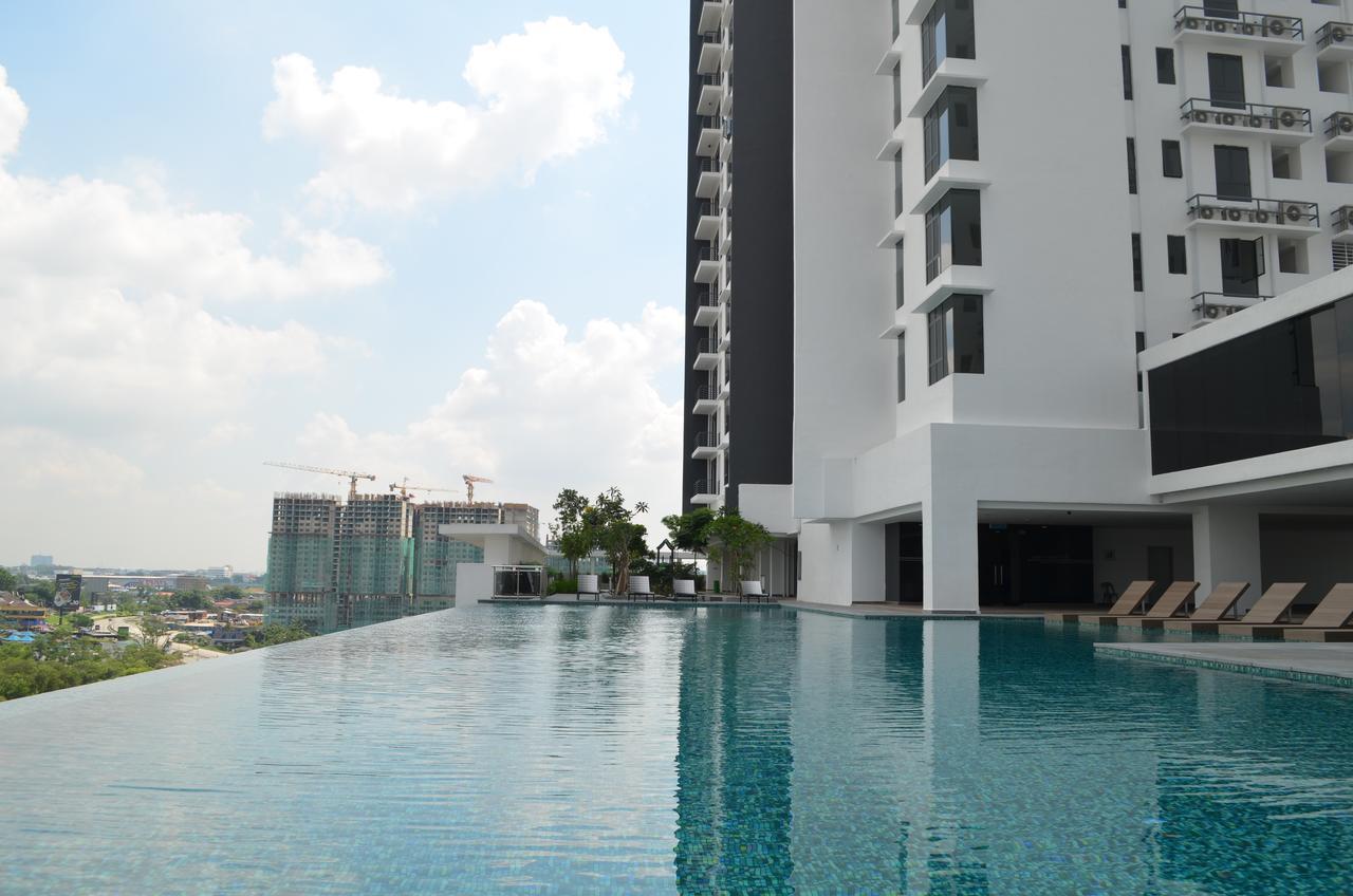 1 Tebrau Suites By Subhome Johor Bahru Exterior photo