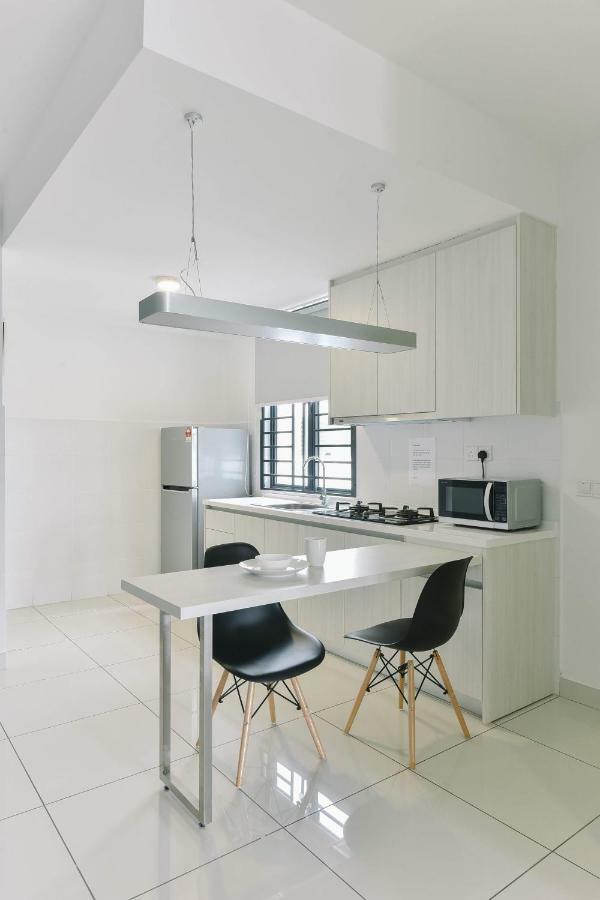1 Tebrau Suites By Subhome Johor Bahru Exterior photo